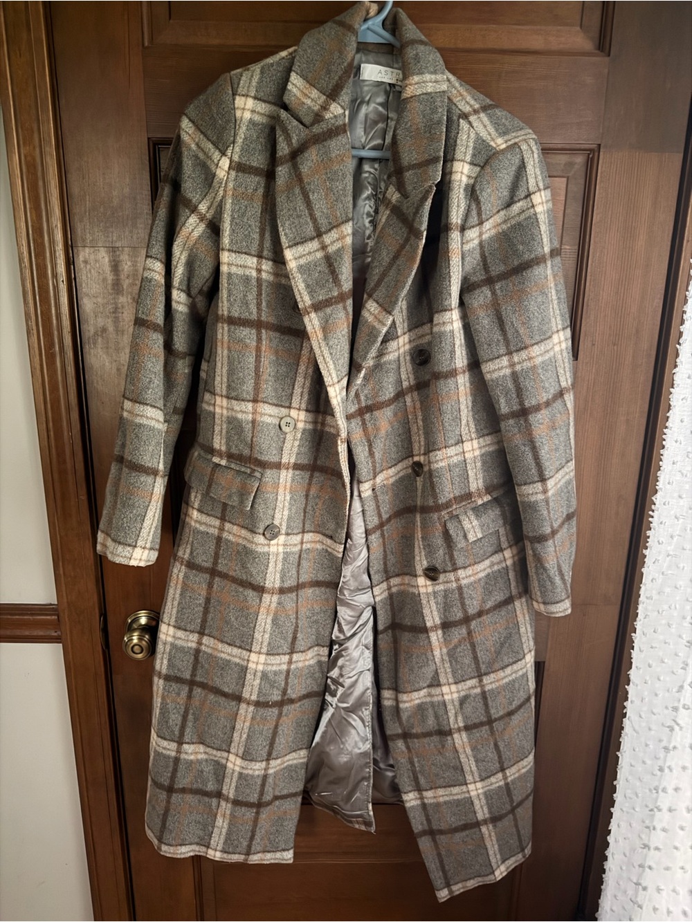 ASTR THE LABEL RAQUEL TRENCH COAT IN GREY AND BROWN PLAID - Picture 4 of 10